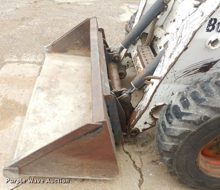 image for item GP9020 2004 Bobcat S250  skid steer loader