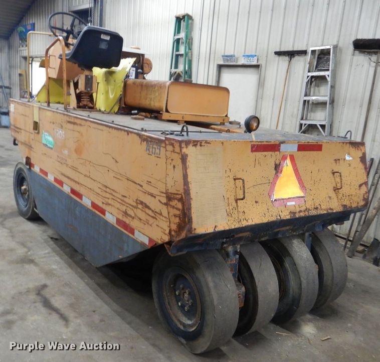 image for item GW9570 American SP-3000 pneumatic roller