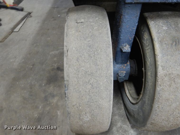 image for item GW9570 American SP-3000 pneumatic roller