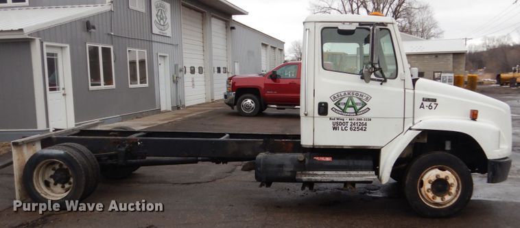 image for item GW9571 2001 Freightliner FL50 truck cab and chassis