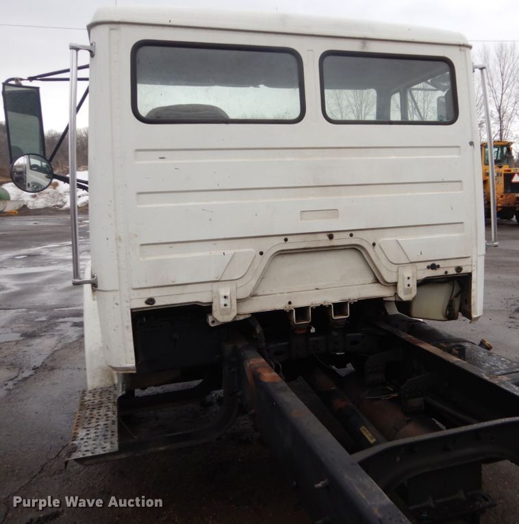 image for item GW9571 2001 Freightliner FL50 truck cab and chassis