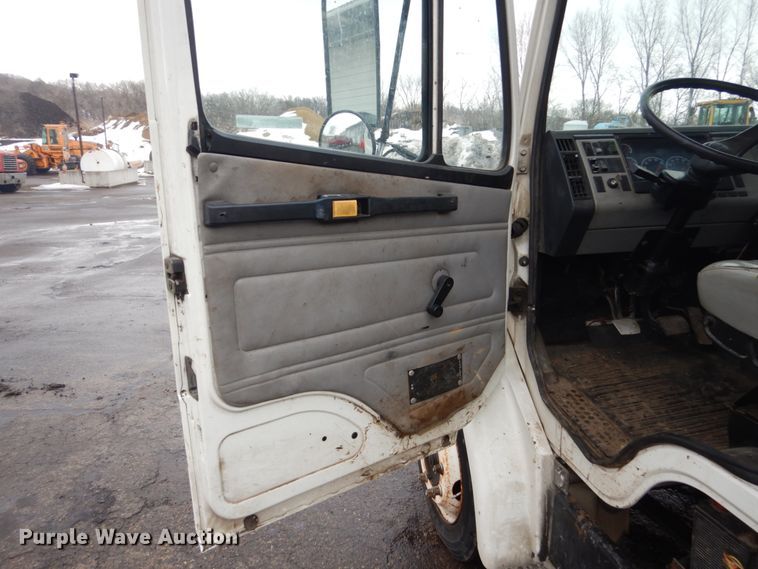 image for item GW9571 2001 Freightliner FL50 truck cab and chassis