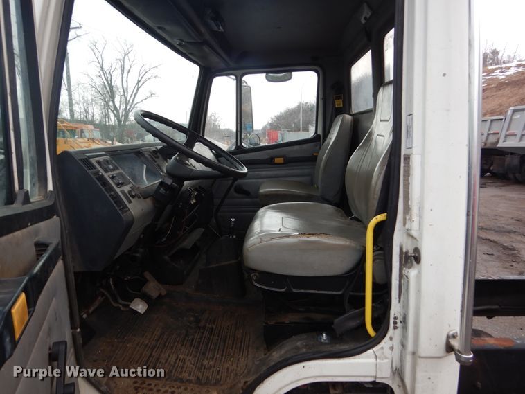 image for item GW9571 2001 Freightliner FL50 truck cab and chassis