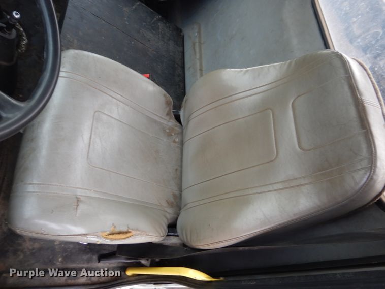 image for item GW9571 2001 Freightliner FL50 truck cab and chassis