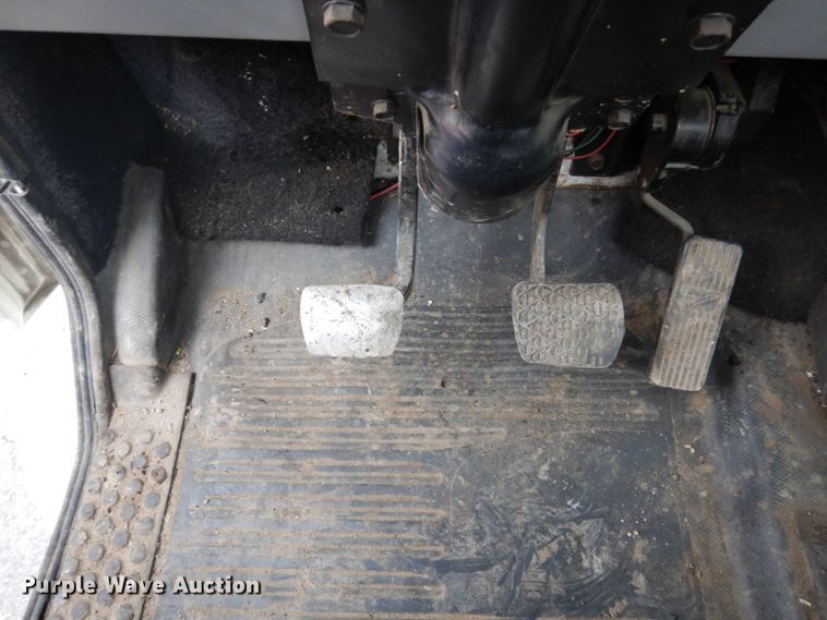 image for item GW9571 2001 Freightliner FL50 truck cab and chassis