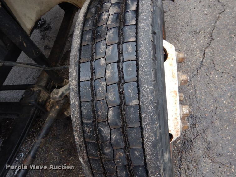 image for item GW9571 2001 Freightliner FL50 truck cab and chassis