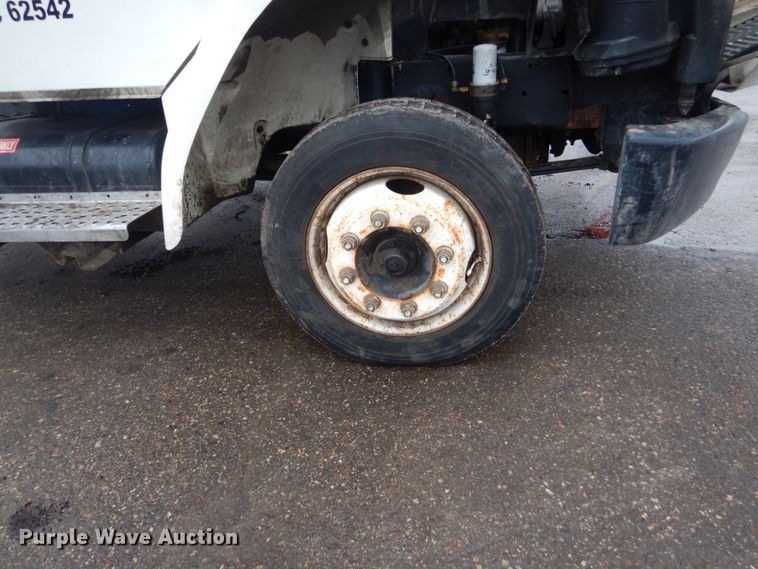 image for item GW9571 2001 Freightliner FL50 truck cab and chassis