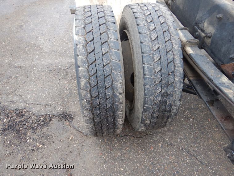 image for item GW9571 2001 Freightliner FL50 truck cab and chassis