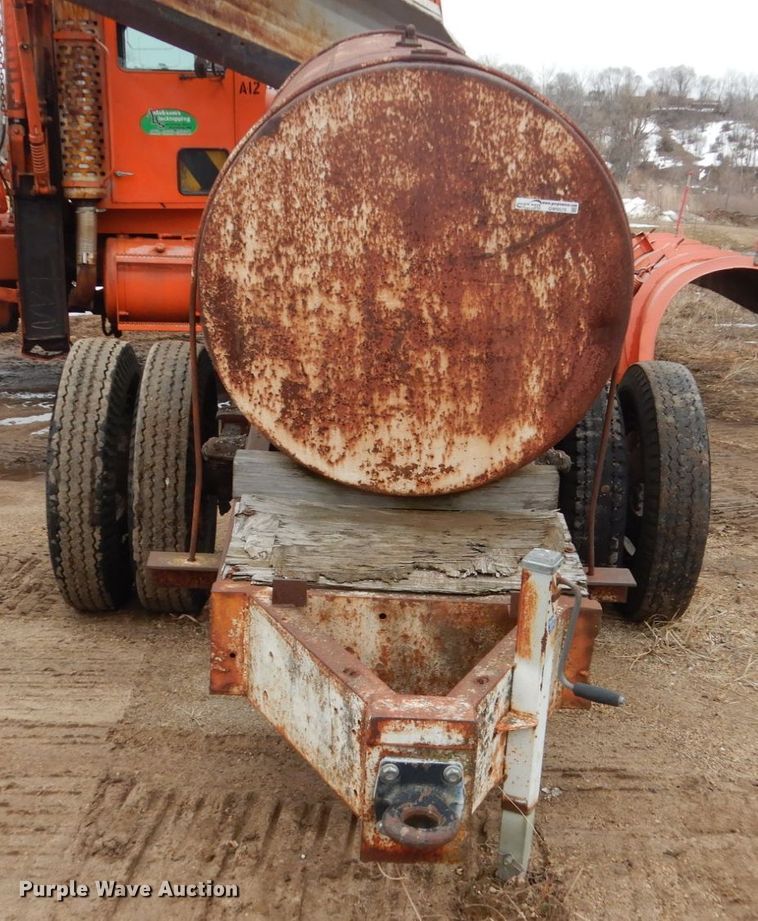 image for item GW9575 Fuel tank trailer