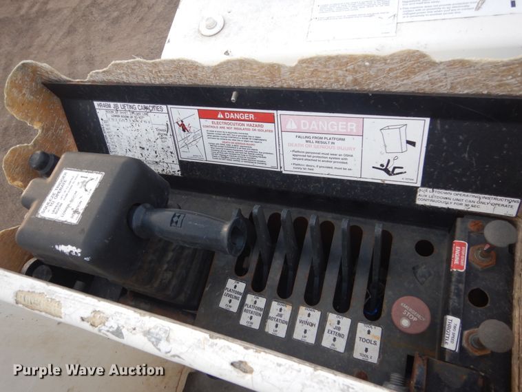 image for item GW9608 2006 International 7400 bucket truck