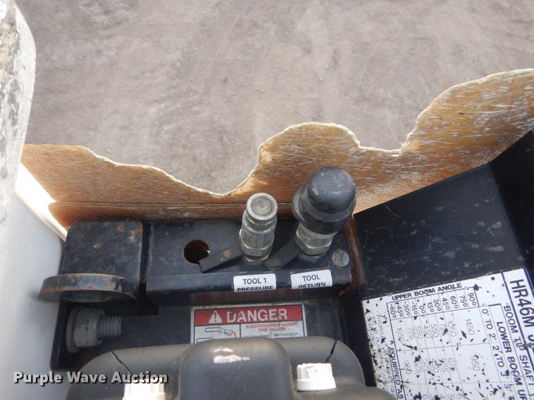 image for item GW9608 2006 International 7400 bucket truck