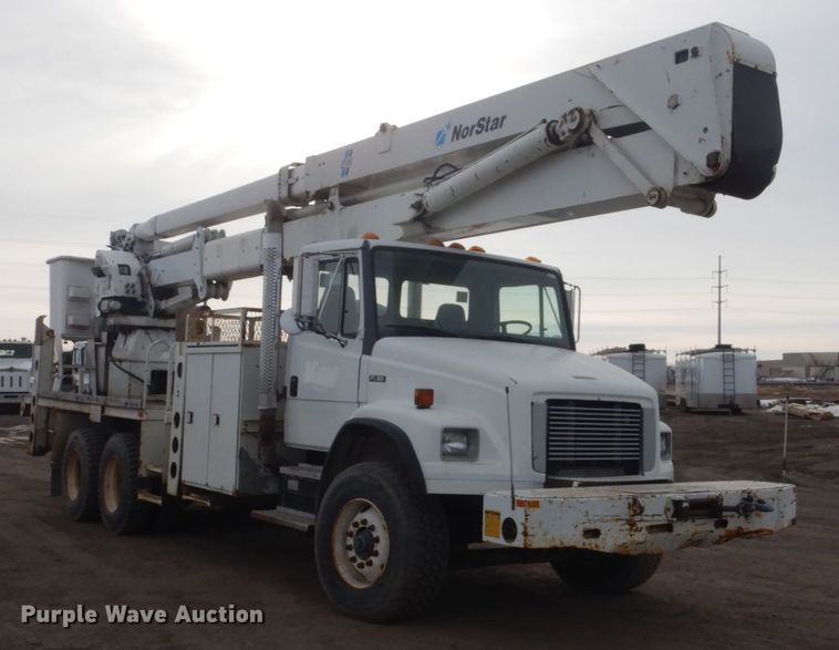 image for item GW9609 2002 Freightliner FL80 bucket truck