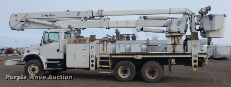 image for item GW9609 2002 Freightliner FL80 bucket truck
