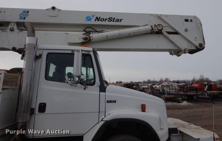 image for item GW9609 2002 Freightliner FL80 bucket truck
