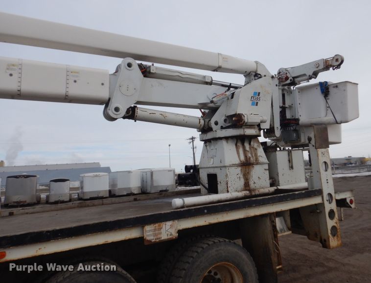 image for item GW9609 2002 Freightliner FL80 bucket truck