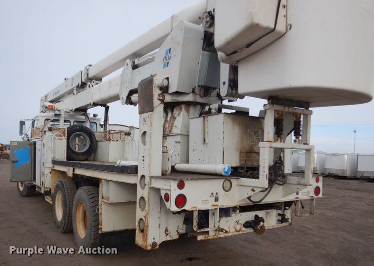 image for item GW9609 2002 Freightliner FL80 bucket truck