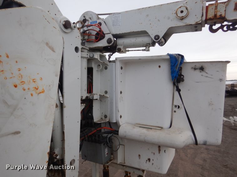 image for item GW9609 2002 Freightliner FL80 bucket truck