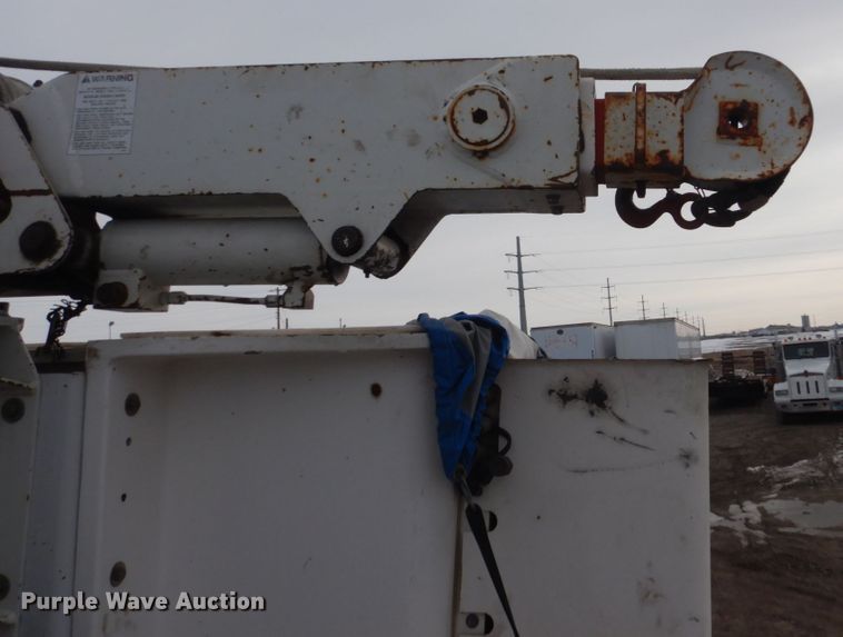 image for item GW9609 2002 Freightliner FL80 bucket truck