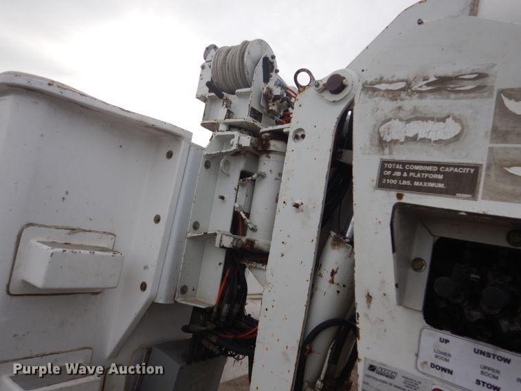 image for item GW9609 2002 Freightliner FL80 bucket truck