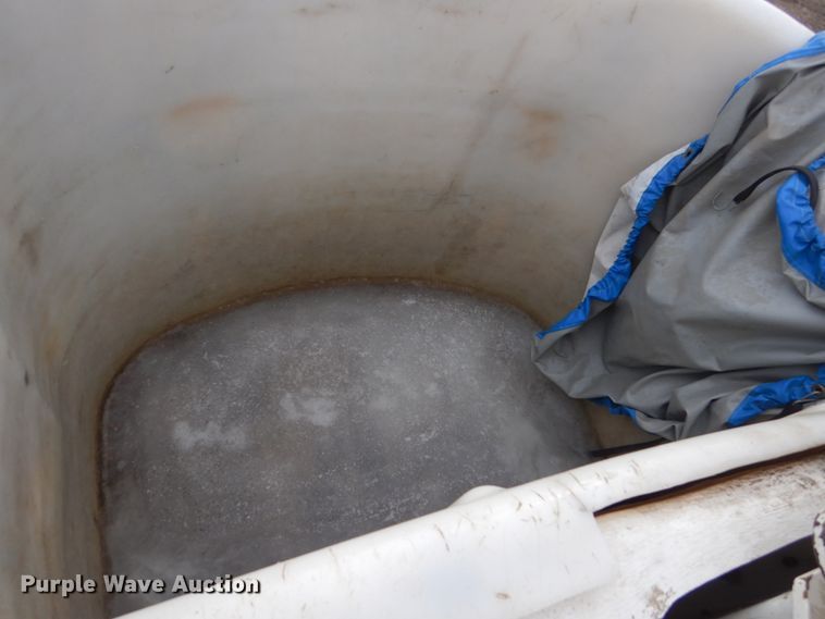 image for item GW9609 2002 Freightliner FL80 bucket truck