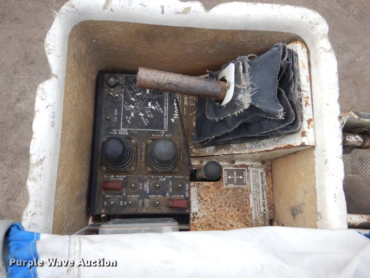 image for item GW9609 2002 Freightliner FL80 bucket truck