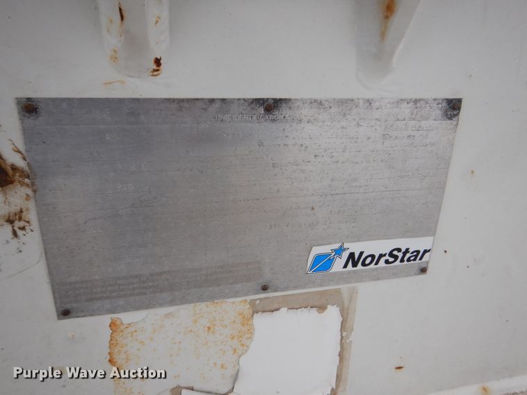 image for item GW9609 2002 Freightliner FL80 bucket truck