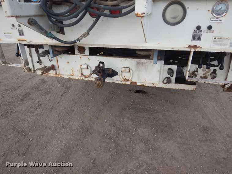 image for item GW9609 2002 Freightliner FL80 bucket truck