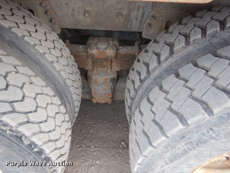 image for item GW9609 2002 Freightliner FL80 bucket truck