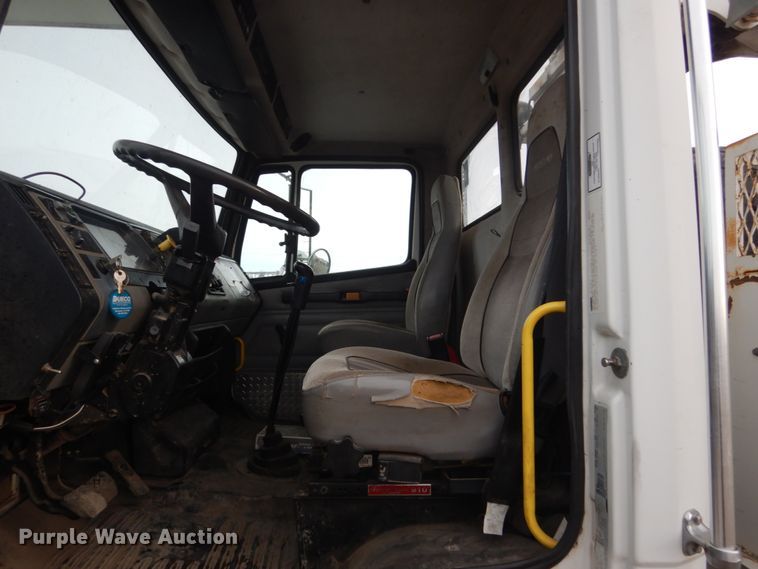 image for item GW9609 2002 Freightliner FL80 bucket truck