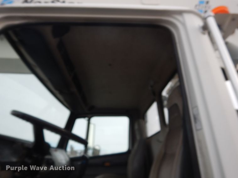 image for item GW9609 2002 Freightliner FL80 bucket truck