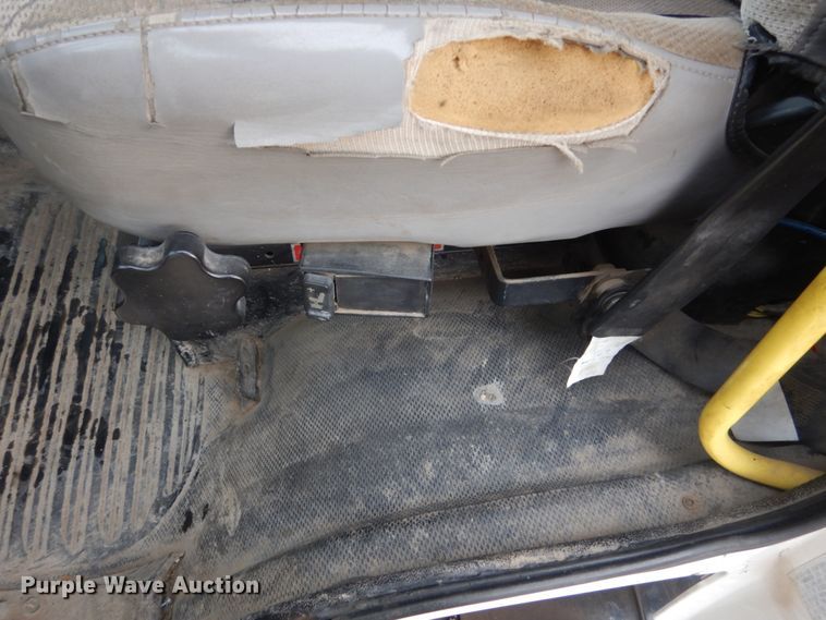 image for item GW9609 2002 Freightliner FL80 bucket truck