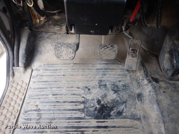 image for item GW9609 2002 Freightliner FL80 bucket truck