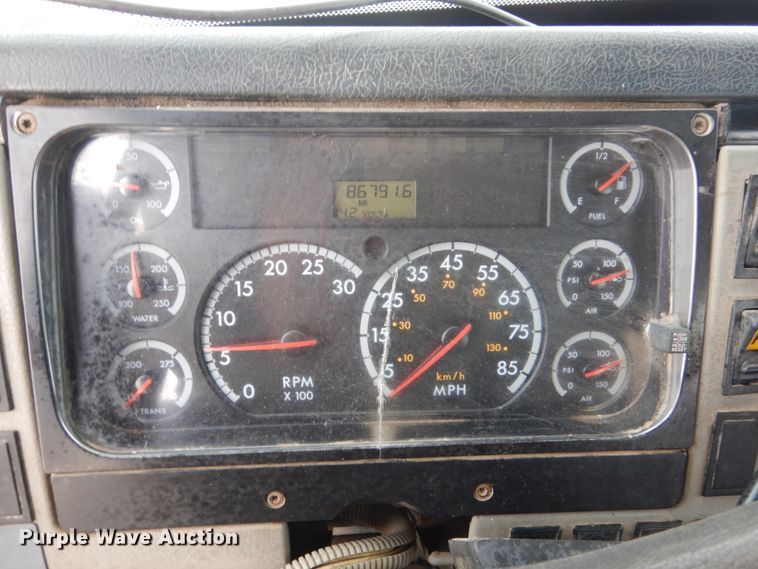 image for item GW9609 2002 Freightliner FL80 bucket truck