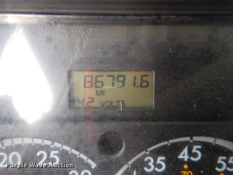 image for item GW9609 2002 Freightliner FL80 bucket truck