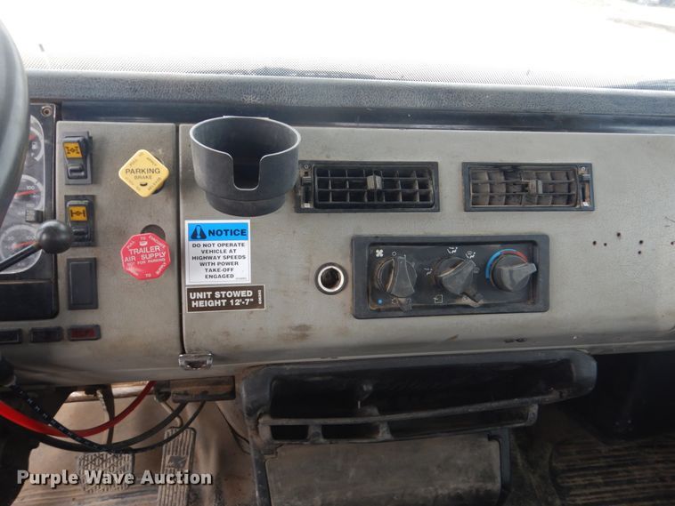 image for item GW9609 2002 Freightliner FL80 bucket truck