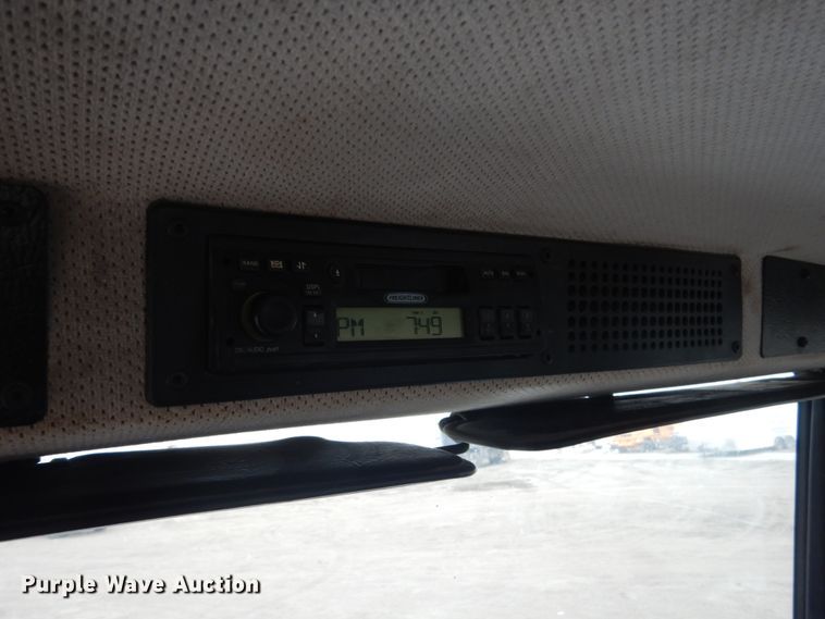 image for item GW9609 2002 Freightliner FL80 bucket truck