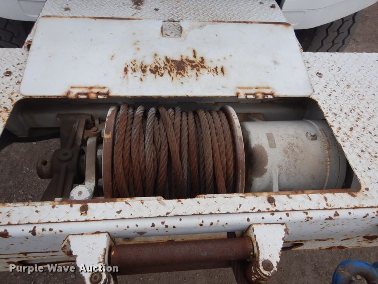 image for item GW9609 2002 Freightliner FL80 bucket truck