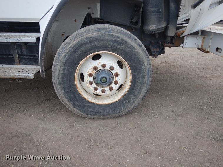 image for item GW9609 2002 Freightliner FL80 bucket truck