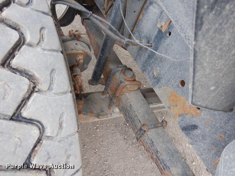 image for item GW9609 2002 Freightliner FL80 bucket truck