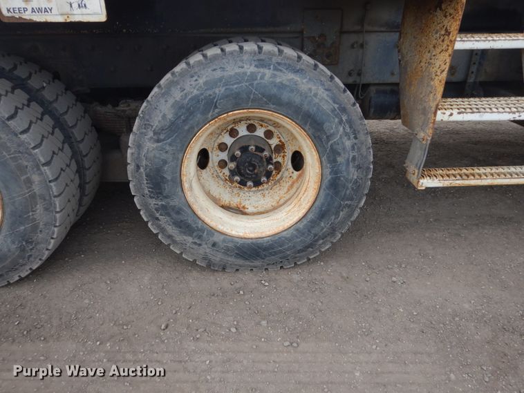 image for item GW9609 2002 Freightliner FL80 bucket truck