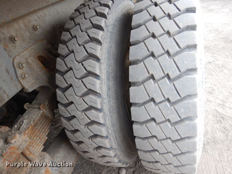 image for item GW9609 2002 Freightliner FL80 bucket truck