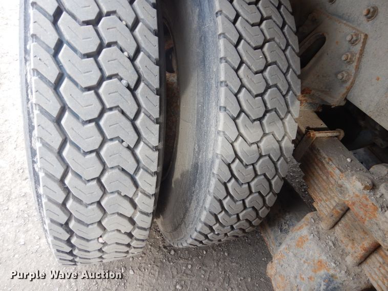 image for item GW9609 2002 Freightliner FL80 bucket truck