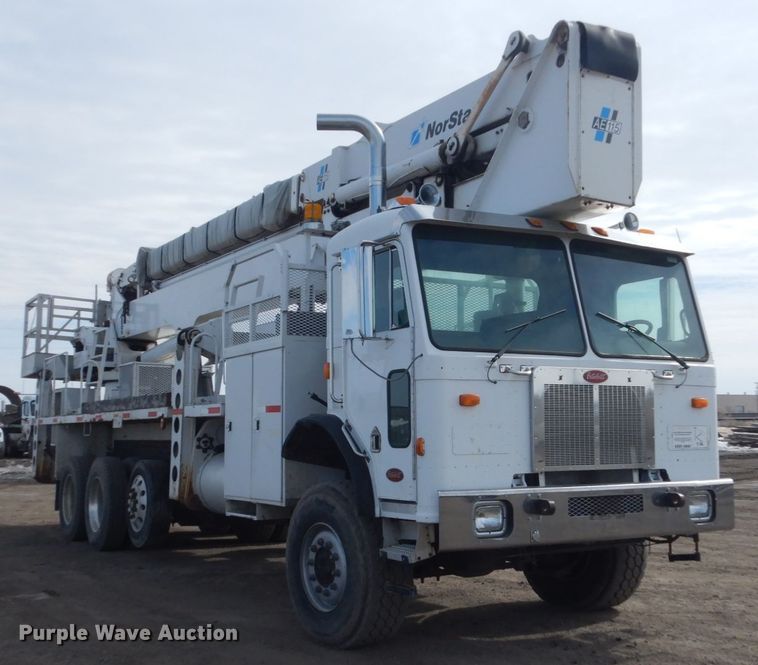 image for item GW9615 2002 Peterbilt 320 bucket truck