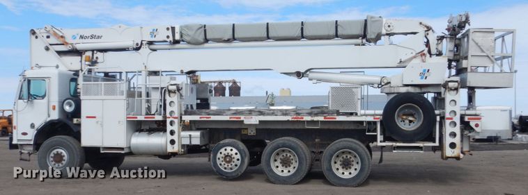 image for item GW9615 2002 Peterbilt 320 bucket truck