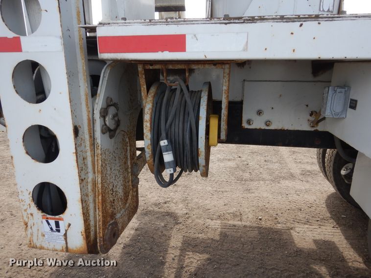 image for item GW9615 2002 Peterbilt 320 bucket truck