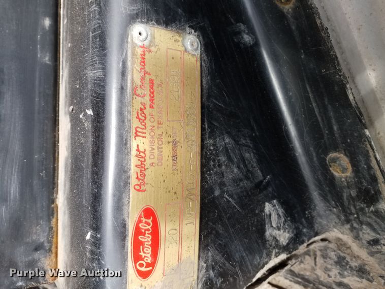 image for item GW9615 2002 Peterbilt 320 bucket truck