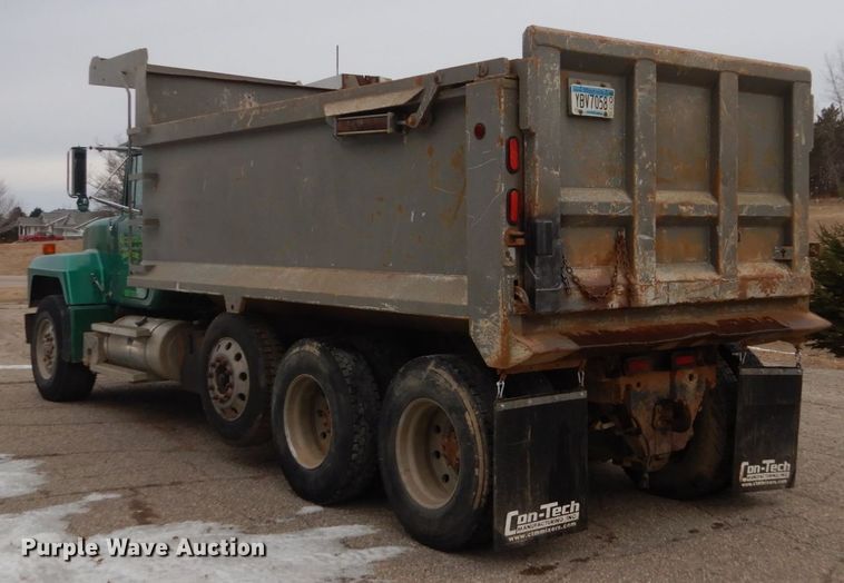 image for item GW9707 1993 Mack RD690S dump truck