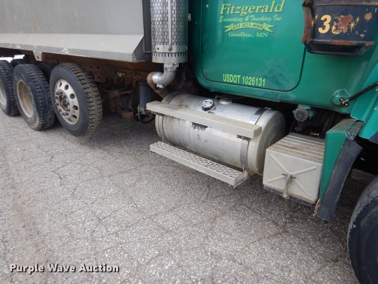 image for item GW9707 1993 Mack RD690S dump truck