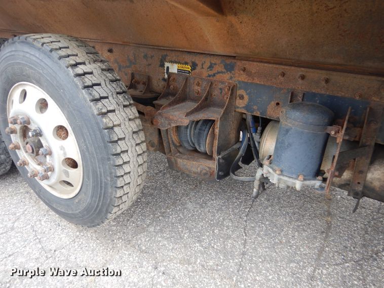 image for item GW9707 1993 Mack RD690S dump truck