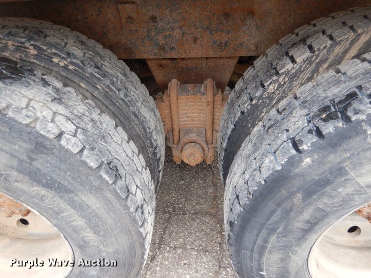 image for item GW9707 1993 Mack RD690S dump truck